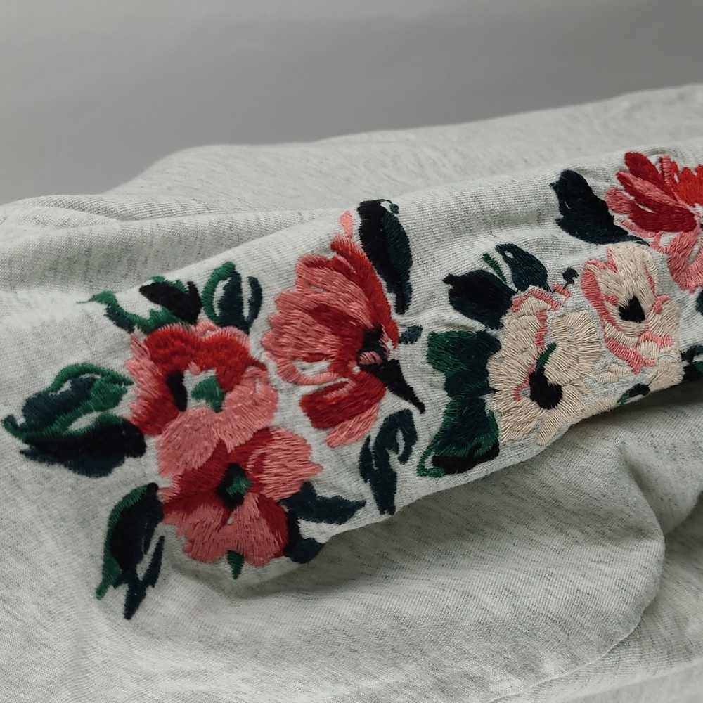 {A new day} Long Sleeve Crewneck top - Picture 5 of 7